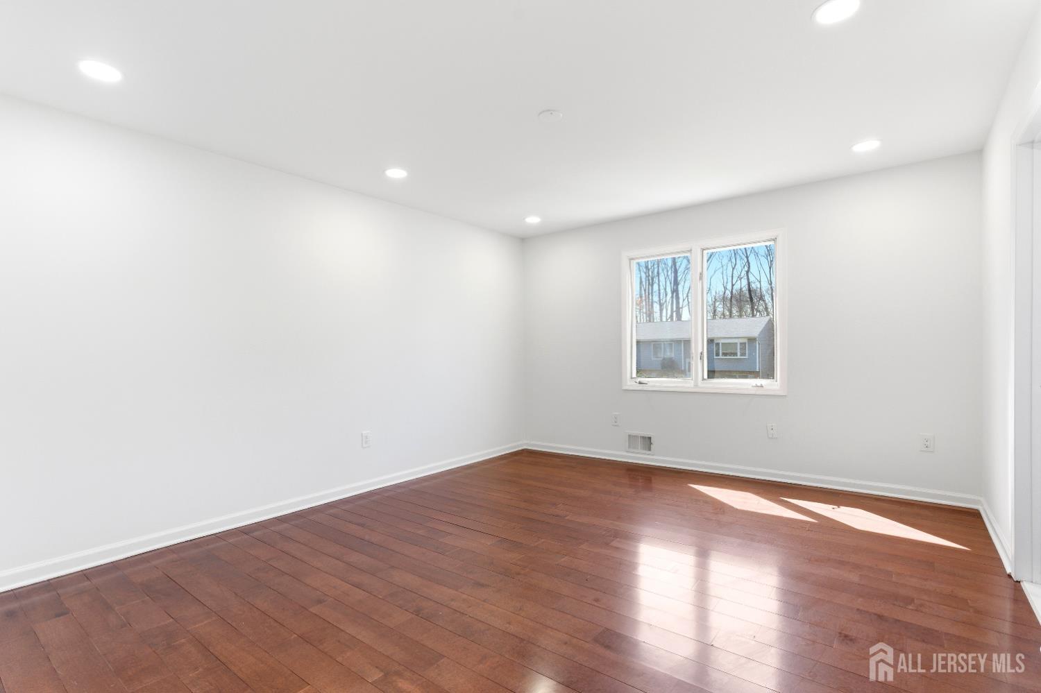 16 McKinley Street Edison, NJ 08820 - Photo 18 of 38