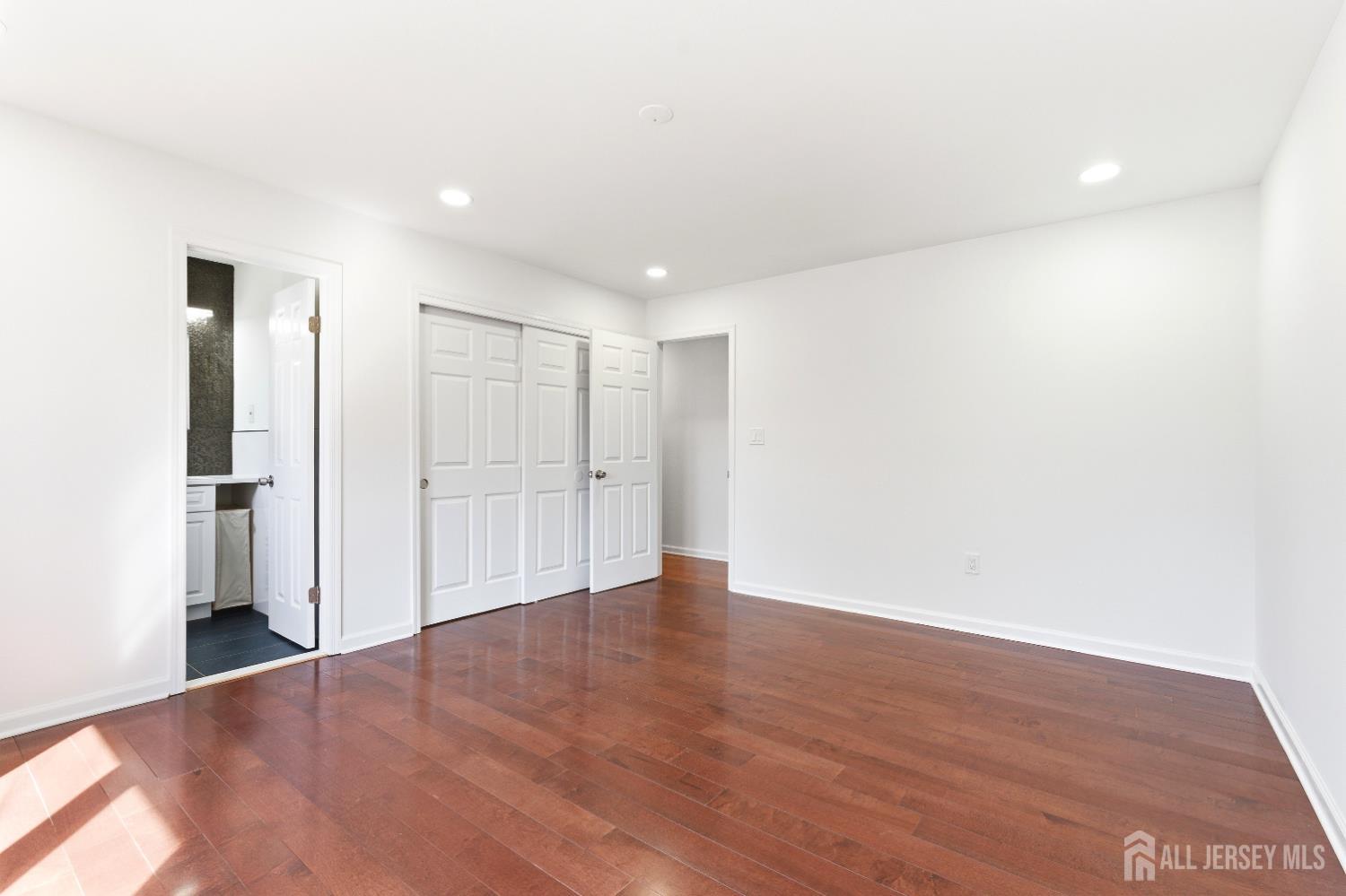 16 McKinley Street Edison, NJ 08820 - Photo 19 of 38