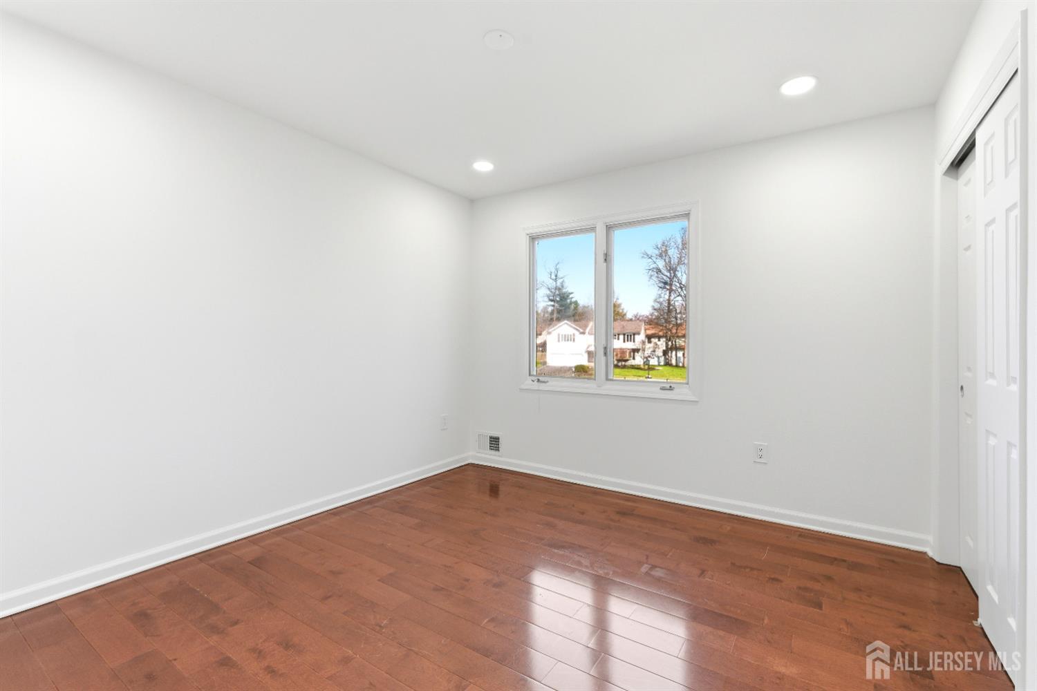 16 McKinley Street Edison, NJ 08820 - Photo 27 of 38