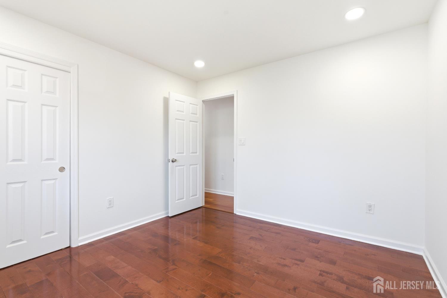 16 McKinley Street Edison, NJ 08820 - Photo 28 of 38