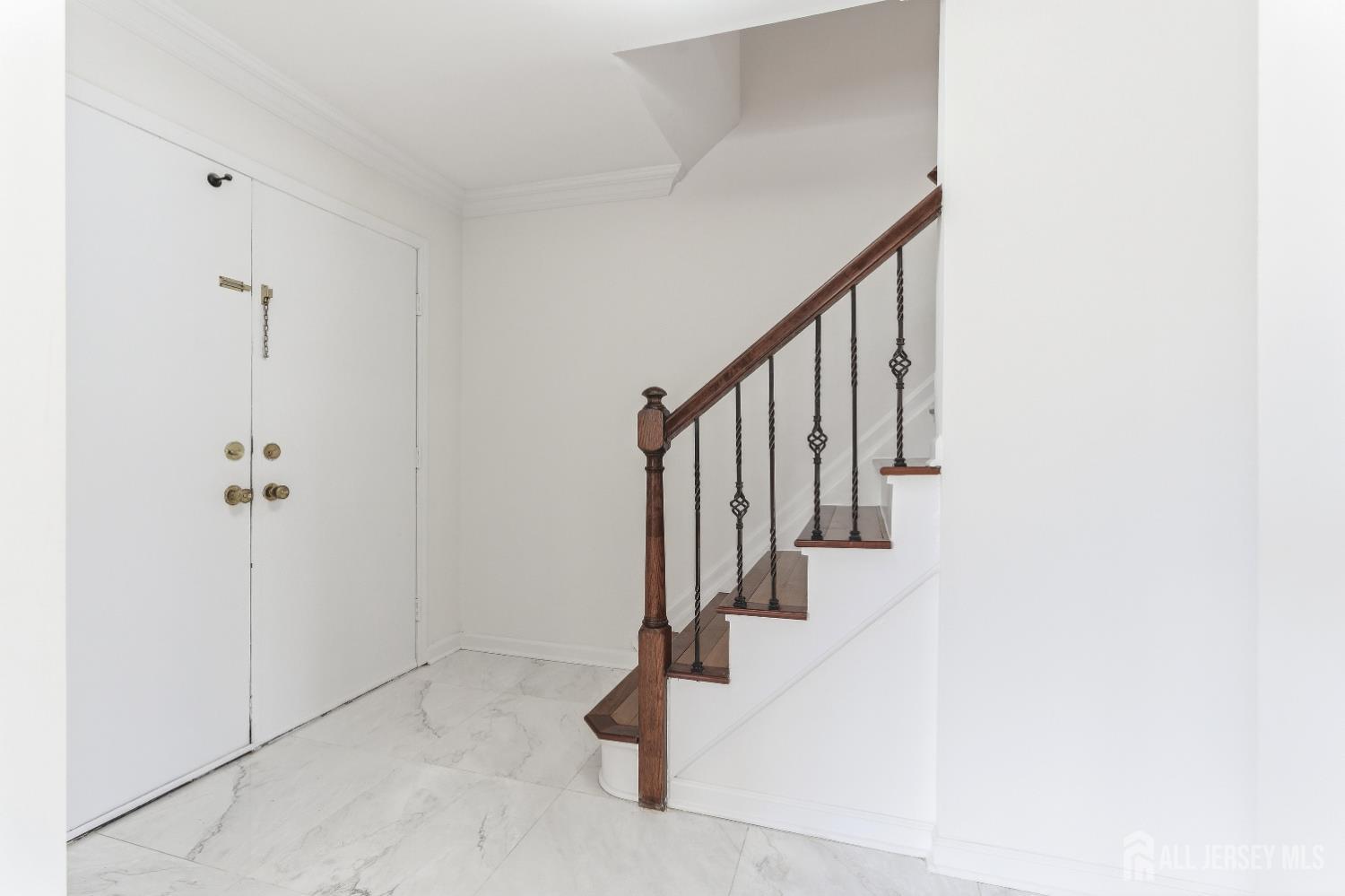 16 McKinley Street Edison, NJ 08820 - Photo 4 of 38