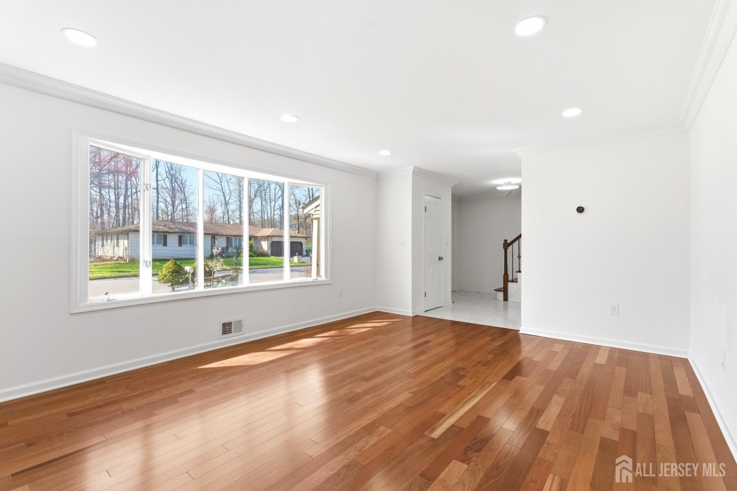 16 McKinley Street Edison, NJ 08820 - Photo 6 of 38