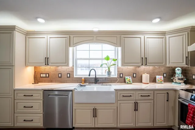 $389,999 | 12451 Dahmer Way, Carterville, IL 62918