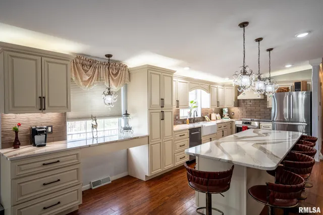 $389,999 | 12451 Dahmer Way, Carterville, IL 62918