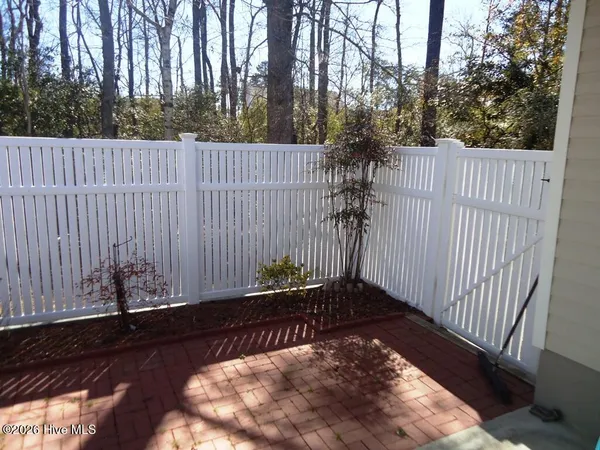 $2,500 | 208 Waters Point Court, Wilmington, NC 28412