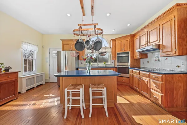 $979,900 | 1209 Daniels Farm Road, Trumbull, CT 06611