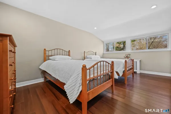 $979,900 | 1209 Daniels Farm Road, Trumbull, CT 06611