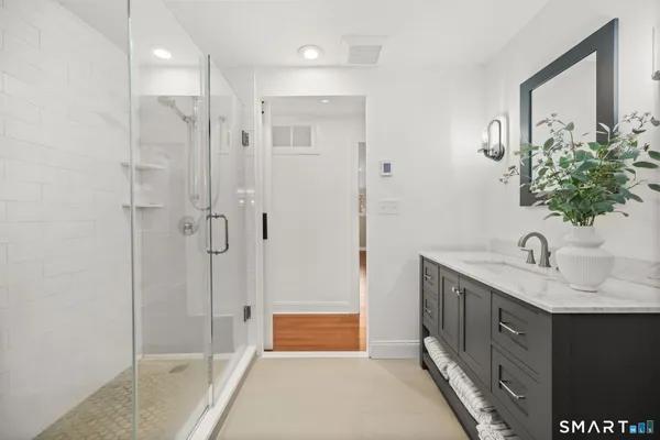 $979,900 | 1209 Daniels Farm Road, Trumbull, CT 06611