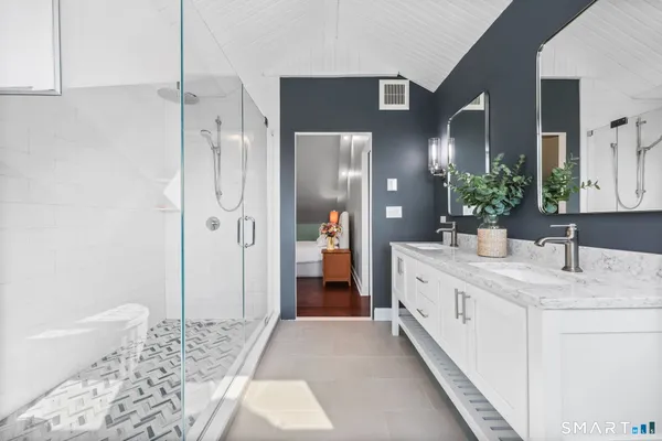 $979,900 | 1209 Daniels Farm Road, Trumbull, CT 06611