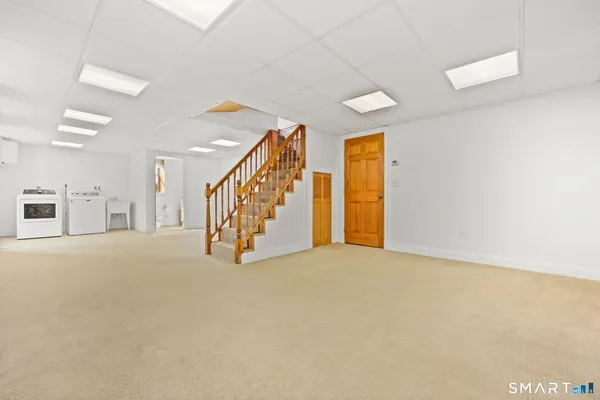 $979,900 | 1209 Daniels Farm Road, Trumbull, CT 06611