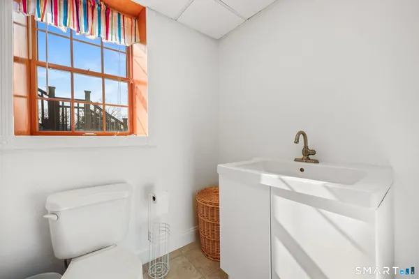 $979,900 | 1209 Daniels Farm Road, Trumbull, CT 06611