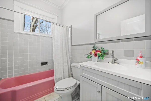 $979,900 | 1209 Daniels Farm Road, Trumbull, CT 06611