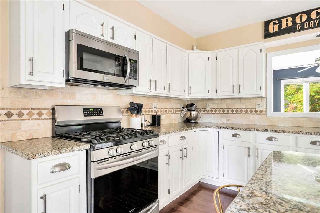 9 Kyle Circle Barrington, RI 02806 - Photo 4 of 25