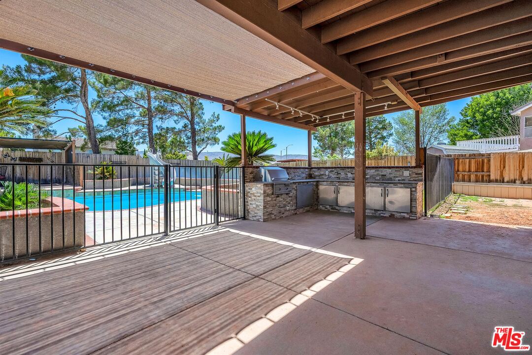 6342 Jonathon Street Lancaster, CA 93536 - Photo 6 of 39