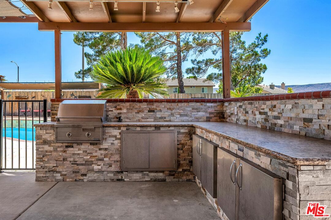 6342 Jonathon Street Lancaster, CA 93536 - Photo 8 of 39