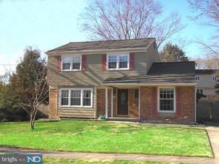 17 Hillcrest Road Stratford, NJ 08084 - Photo 1 of 6