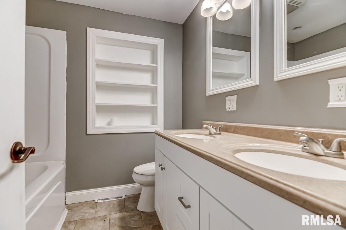 117 Circle Drive Springfield, IL 62703 - Photo 15 of 38 Gallery Image 15