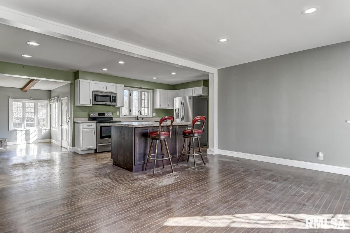 117 Circle Drive Springfield, IL 62703 - Photo 5 of 38 Gallery Image 5