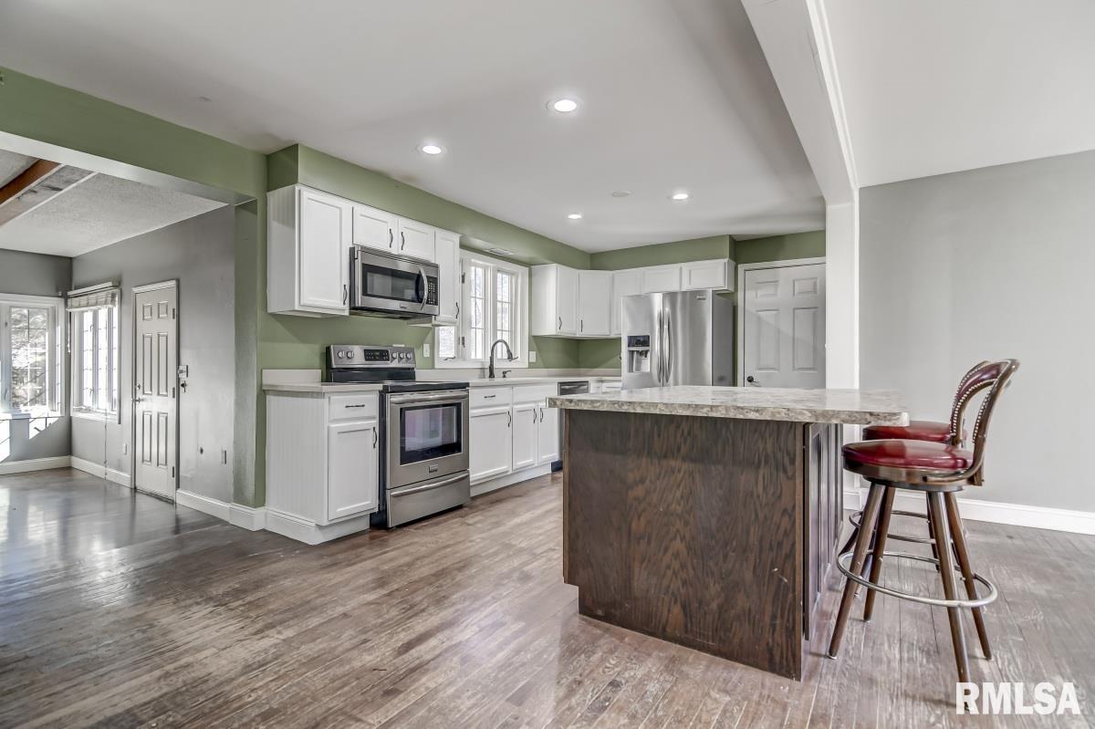 117 Circle Drive Springfield, IL 62703 - Photo 8 of 38 Gallery Image 8