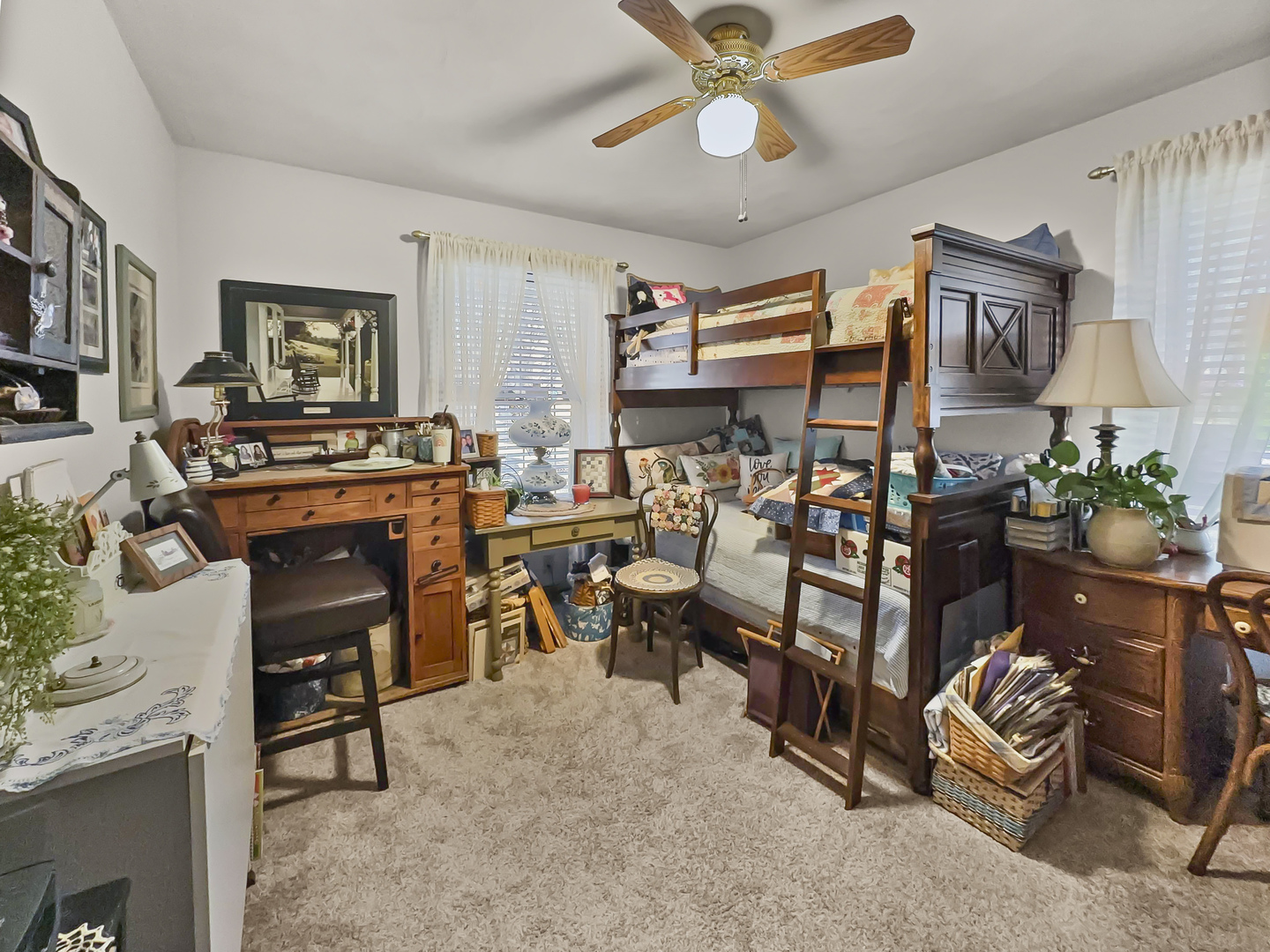 447 South Ralph Street Watseka, IL 60970 - Photo 14 of 20 a view of a workspace with furniture