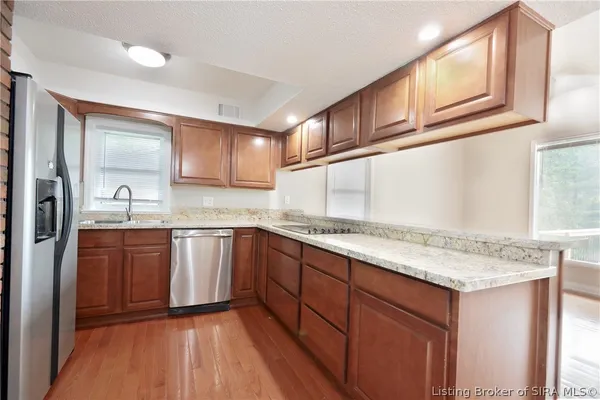 $399,900 | 122 Hertzsch Road, Jeffersonville, IN 47130
