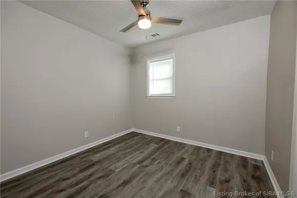 $399,900 | 122 Hertzsch Road, Jeffersonville, IN 47130