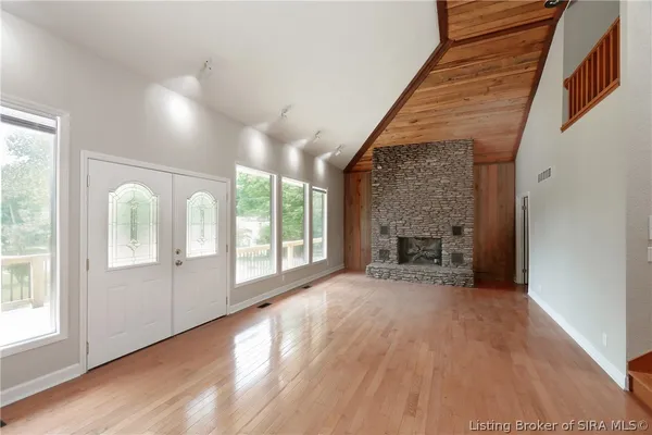 $399,900 | 122 Hertzsch Road, Jeffersonville, IN 47130