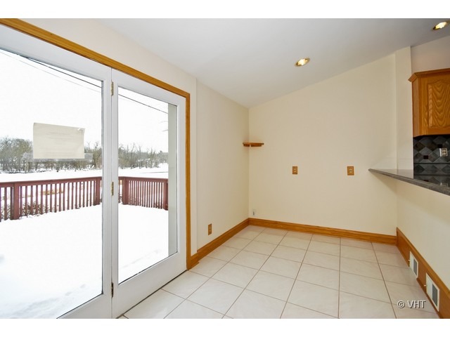 35W503 Riverside Drive St. Charles, IL 60174 - Photo 3 of 10 a view of an empty room