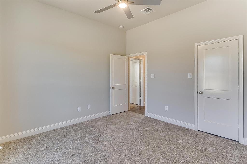 1014 Gonzollas Road Springtown, TX 76082 - Photo 24 of 32 Gallery Image 24