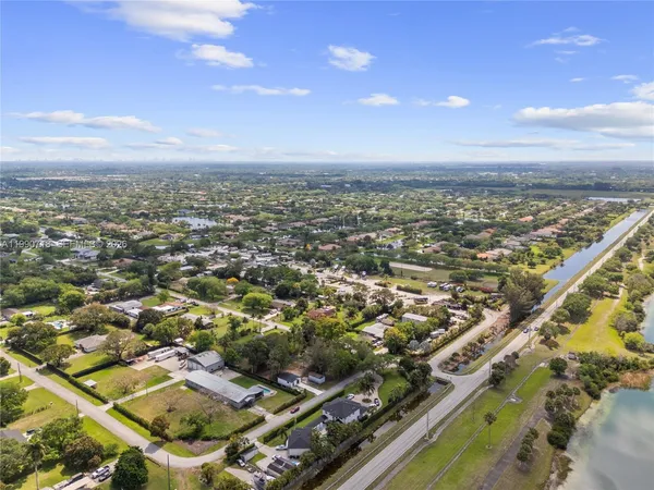 $2,375 | 14171 Southwest 37th Court, Unit 2, Davie, FL 33330