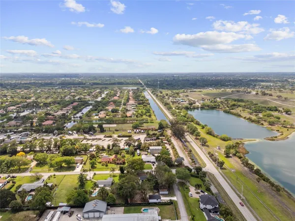 $2,375 | 14171 Southwest 37th Court, Unit 2, Davie, FL 33330