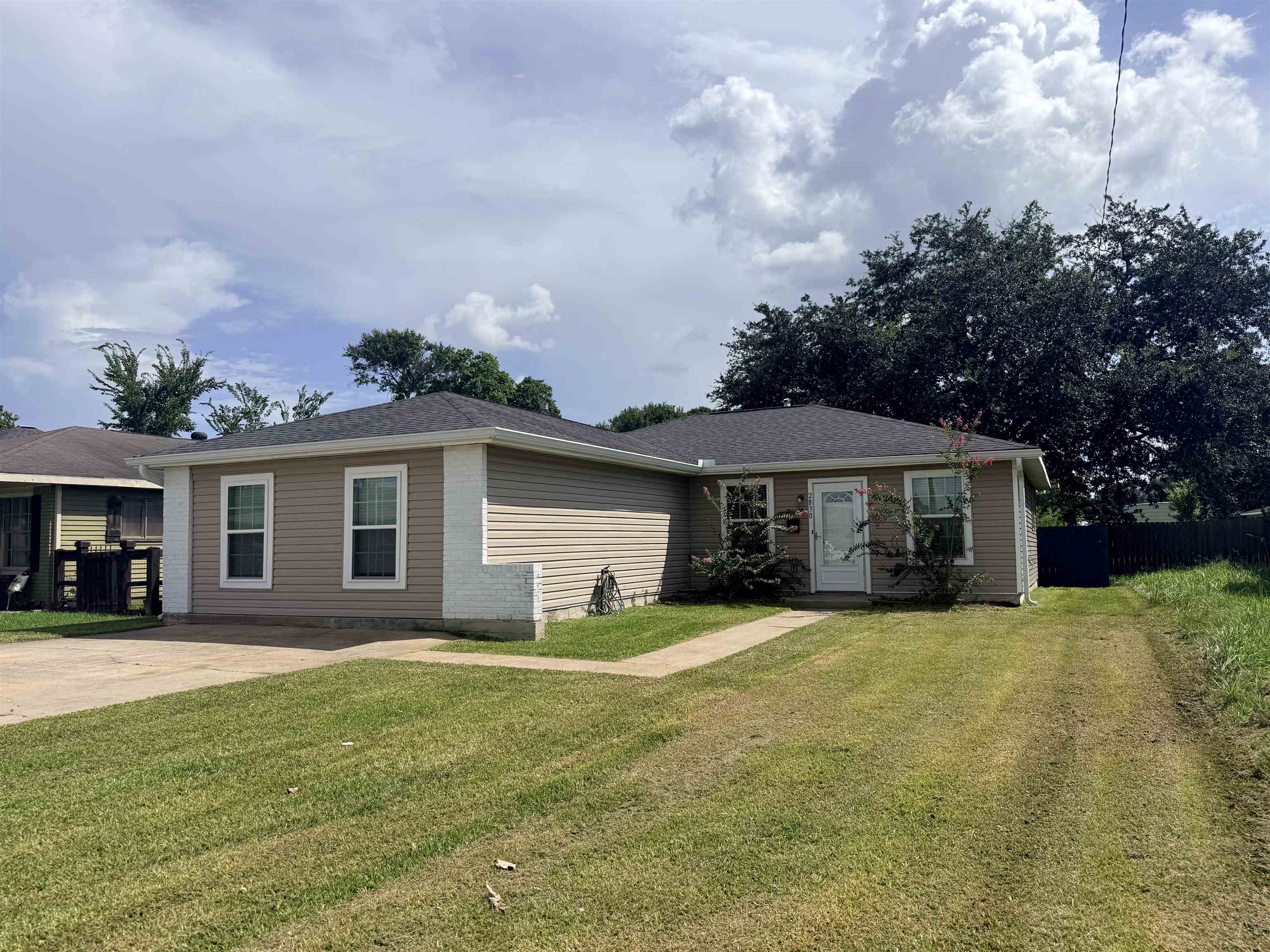 2830 Maple Avenue Groves, TX 77619 - Photo 1 of 19