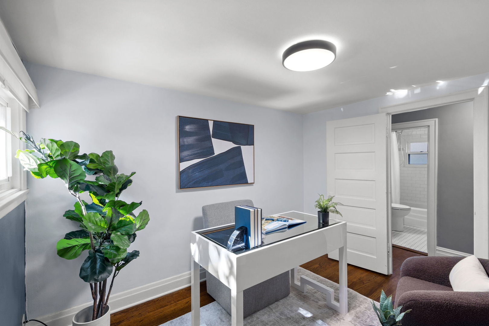 2101 Pioneer Road Evanston, IL 60201 - Photo 19 of 36 a living room with furniture flowerpot and flower pot