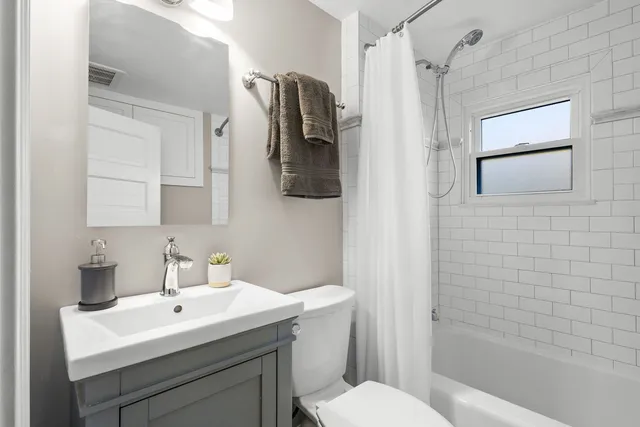 $750,000 | 2101 Pioneer Road, Evanston, IL 60201