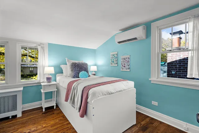 $750,000 | 2101 Pioneer Road, Evanston, IL 60201