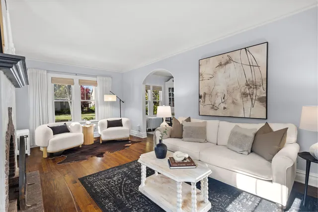 $750,000 | 2101 Pioneer Road, Evanston, IL 60201