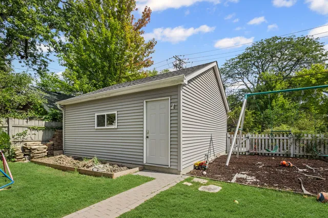 $750,000 | 2101 Pioneer Road, Evanston, IL 60201