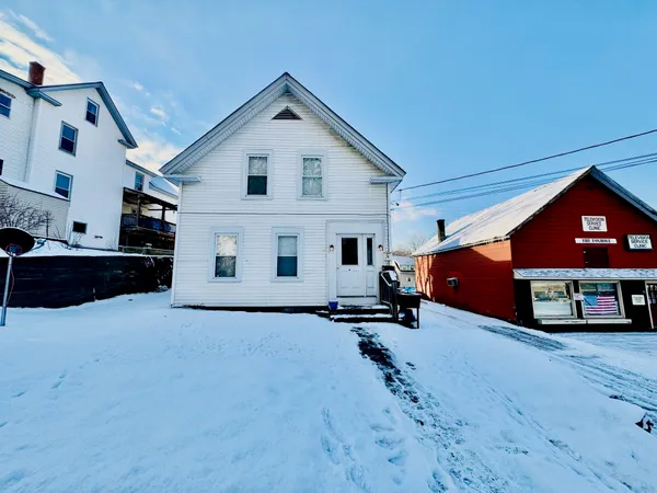 $400,000 | 4 Church Street West, Lebanon, NH 03784