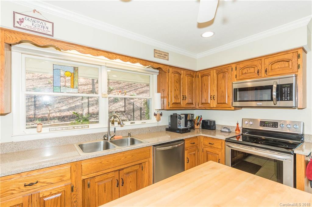 385 Auburn Road Waynesville, NC 28786 - Photo 17 of 31 Gallery Image 17