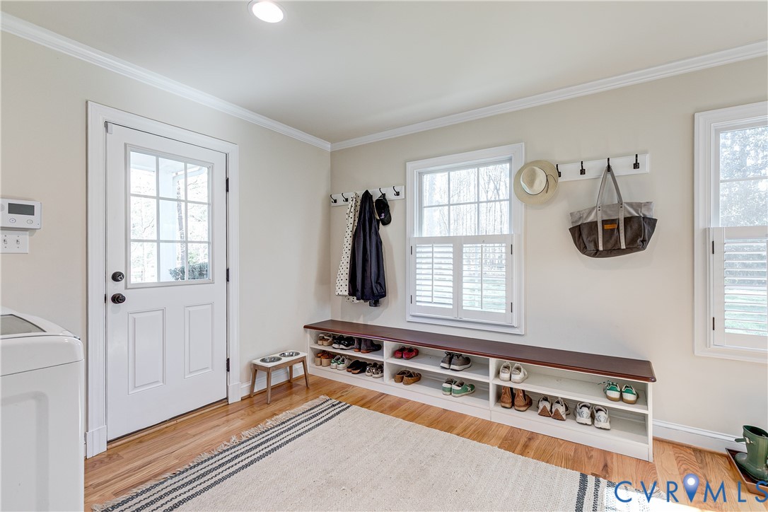10451 Cherokee Road Richmond, VA 23235 - Photo 18 of 36 Large mud room with cubbies