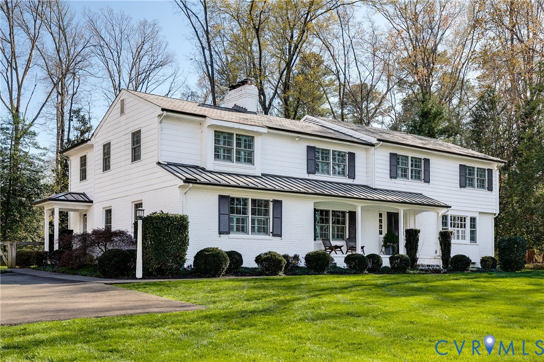 10451 Cherokee Road Richmond, VA 23235 - Photo 2 of 36 Inviting front porch