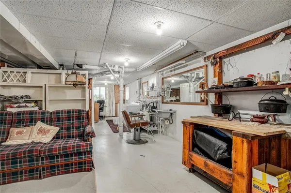 $330,000 | 421 Southwest Stratford Road, Lee's Summit, MO 64081