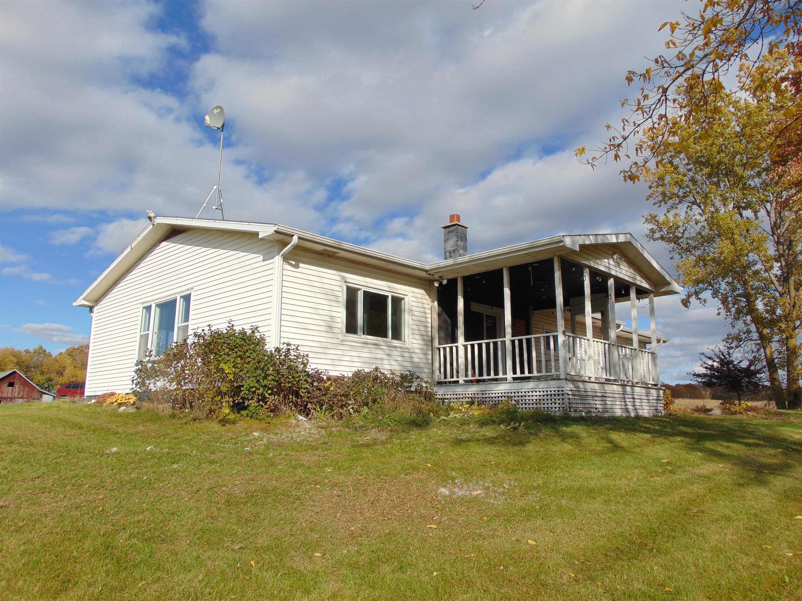 1475 South Osborn Road Sumner, MI 48889 - Photo 1 of 39