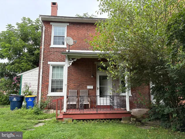 $1,400 | 21 Gay Street, Unit B, Christiana, PA 17509