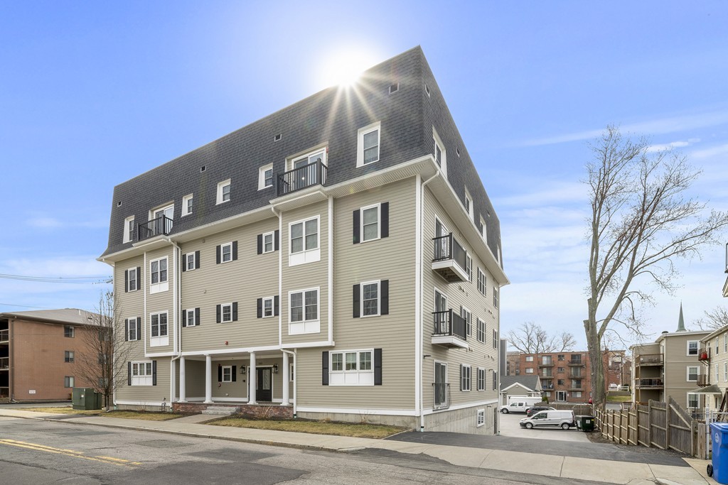 160 School Street, Unit 31 Waltham, MA 02451 - Photo 1 of 14