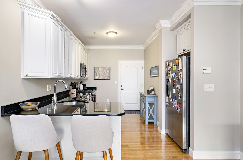 160 School Street, Unit 31 Waltham, MA 02451 - Photo 4 of 14