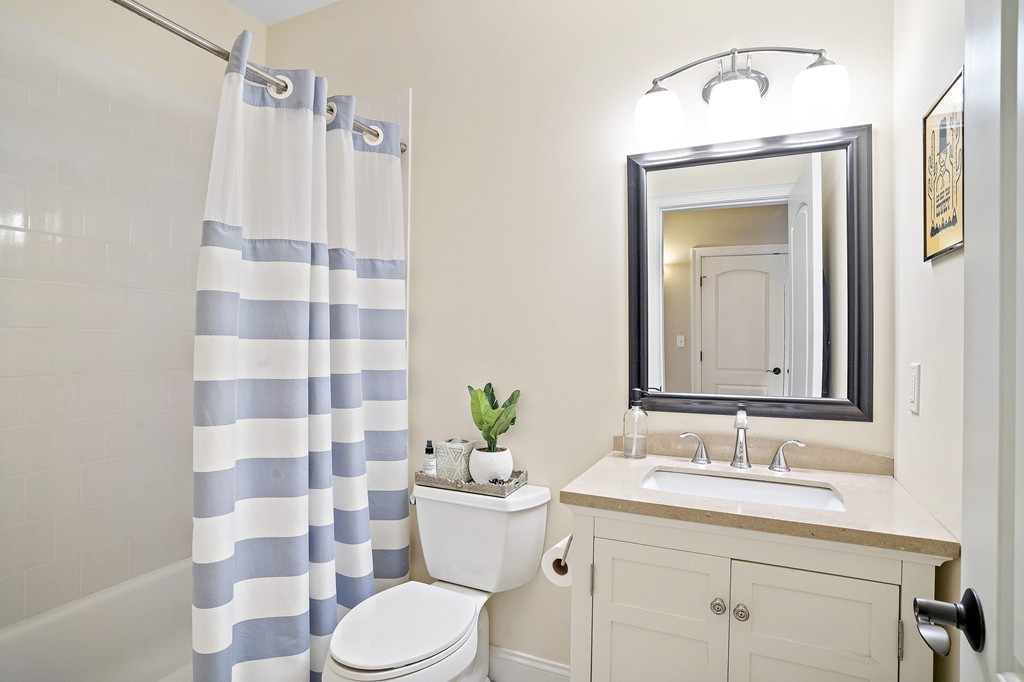 160 School Street, Unit 31 Waltham, MA 02451 - Photo 8 of 14