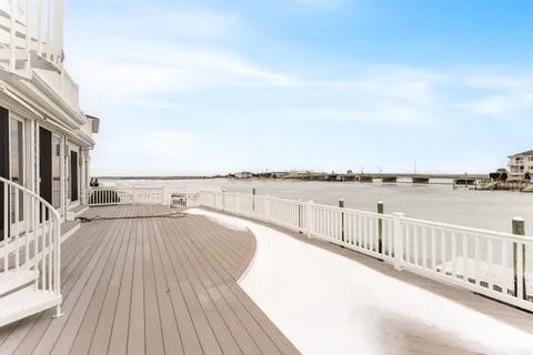 $6,900,000 | 440 98th Street, Stone Harbor, NJ 08247