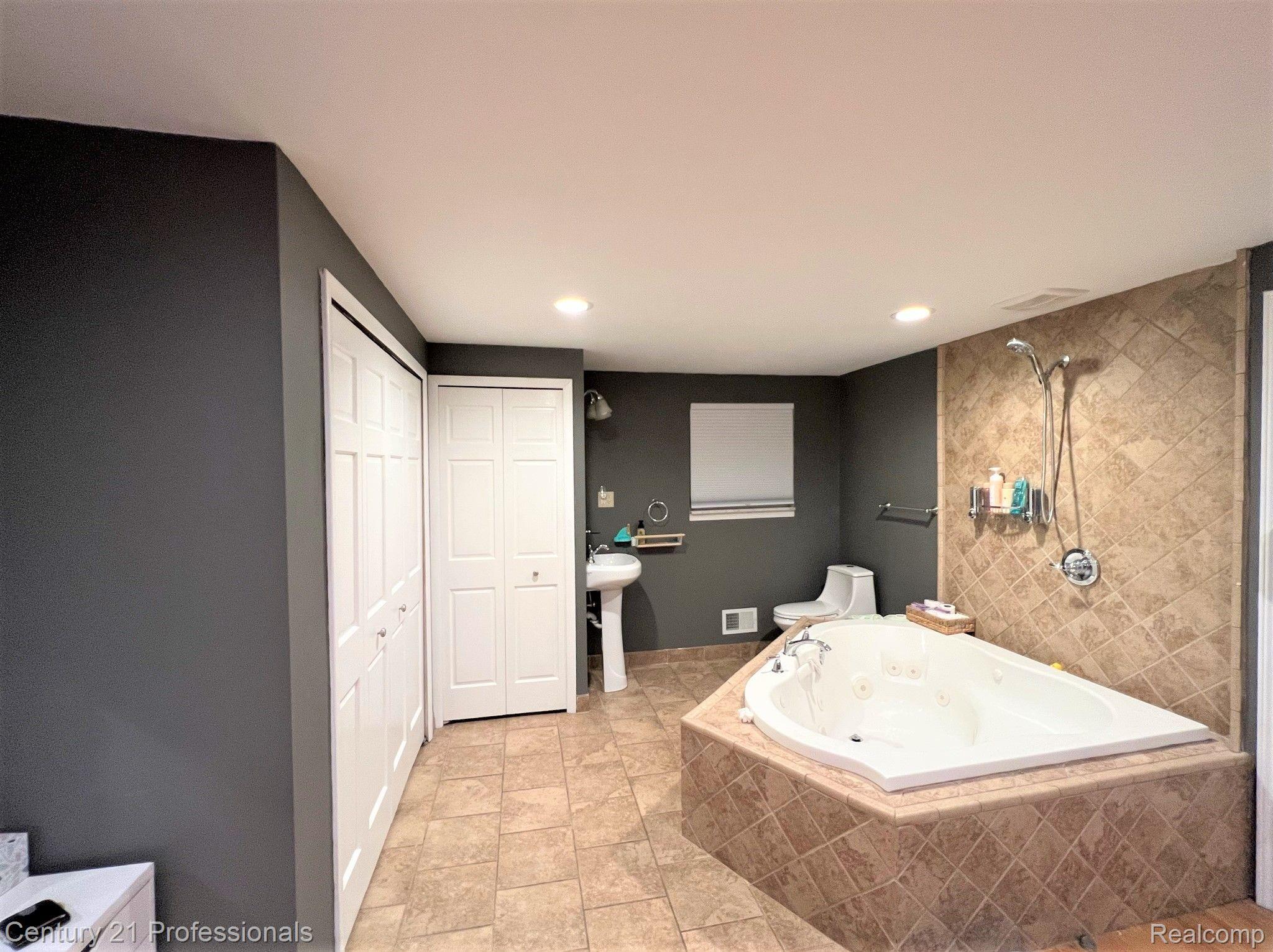 35212 Bobcean Road Clinton Township, MI 48035 - Photo 36 of 39 Gallery Image 36