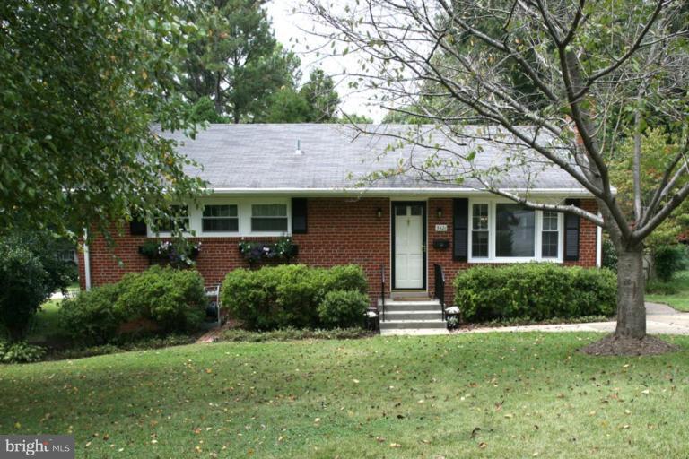 5421 Moultrie Road Springfield, VA 22151 - Photo 1 of 30 Exterior (Main)
